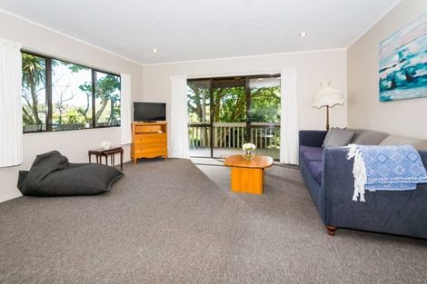 Photo of property in 1/42 Woodlands Crescent, Browns Bay, Auckland, 0630