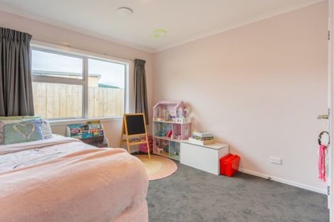 Photo of property in 27 Gallipoli Place, Paraparaumu, 5032