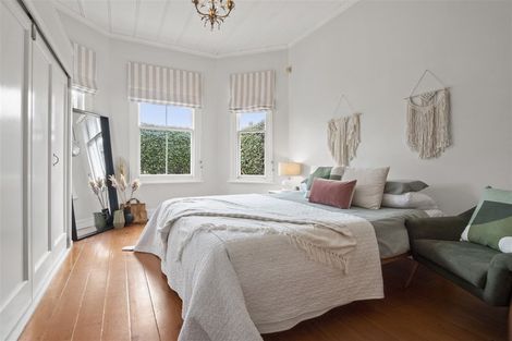 Photo of property in 8 Shoal Bay Road, Devonport, Auckland, 0624