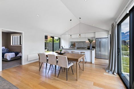Photo of property in 35 Rannoch Drive, Jacks Point, Queenstown, 9371
