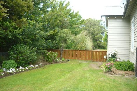 Photo of property in 52 Timaru Road, Waimate, 7924