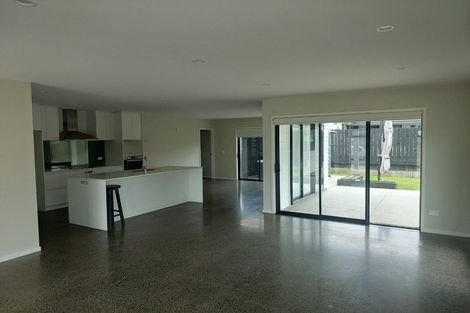 Photo of property in 8 Opouatu Avenue, Glenbrook, 2681