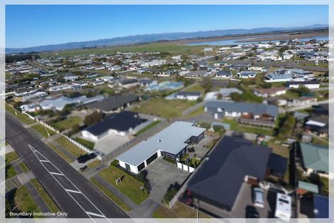 Photo of property in 28 Andrews Street, Foxton Beach, Foxton, 4815