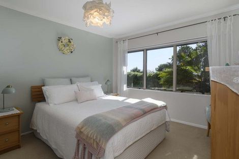 Photo of property in 18 Hinewa Road, Otumoetai, Tauranga, 3110