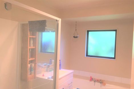 Photo of property in 37b Kentwood Drive, Woodridge, Wellington, 6037