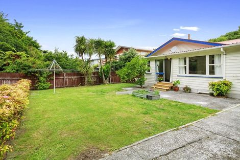 Photo of property in 24 Lincoln Avenue, Tawa, Wellington, 5028