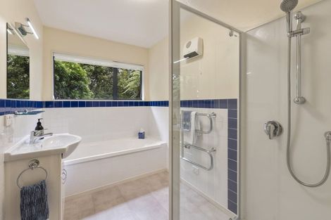Photo of property in 7-9 Shotover Grove, Waikanae, 5036
