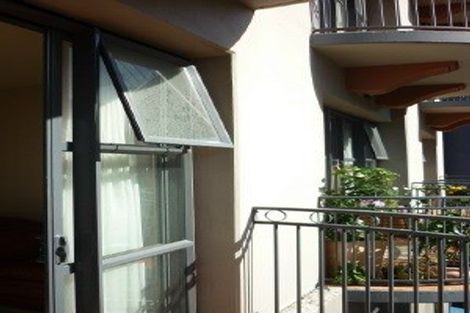 Photo of property in Atrium Towers, 1p/154 The Terrace, Wellington Central, Wellington, 6011