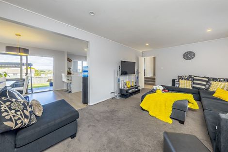 Photo of property in 47 Evans Road, Weymouth, Auckland, 2103