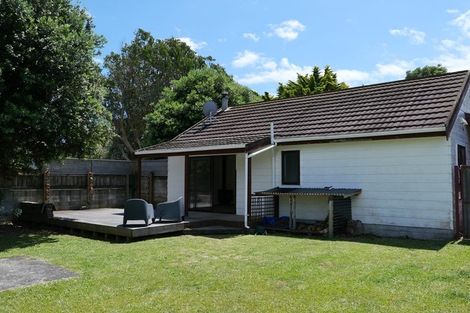 Photo of property in 16 Victor Grove, Waikanae Beach, Waikanae, 5036