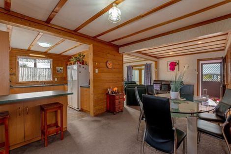Photo of property in 1915 Parewanui Road, Parewanui, Bulls, 4894
