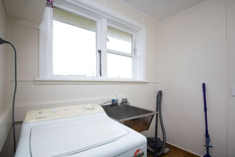 Photo of property in 17 Bristol Crescent, Roslyn, Palmerston North, 4414