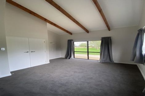 Photo of property in 378 Tararua Road, Levin, 5571