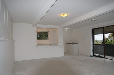 Photo of property in 1/609 Glenfield Road, Totara Vale, Auckland, 0629