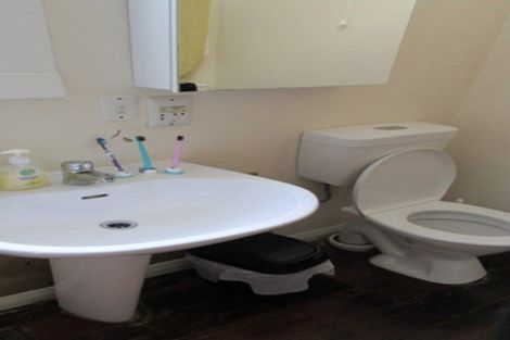 Photo of property in 68 Raroa Road, Kelburn, Wellington, 6012