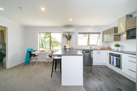 Photo of property in 62 Bridge Street, Bulls, 4818