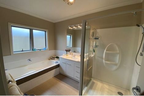 Photo of property in 98 Russell Robertson Drive, Havelock North, 4130