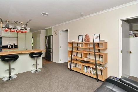 Photo of property in 127 High Street, Oxford, 7430