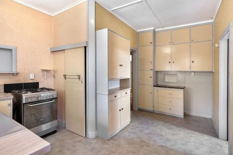 Photo of property in 2 Caius Avenue, Gonville, Whanganui, 4501