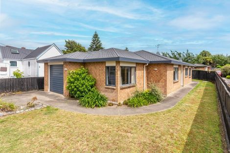 Photo of property in 15a Walton Road, Paraparaumu Beach, Paraparaumu, 5032