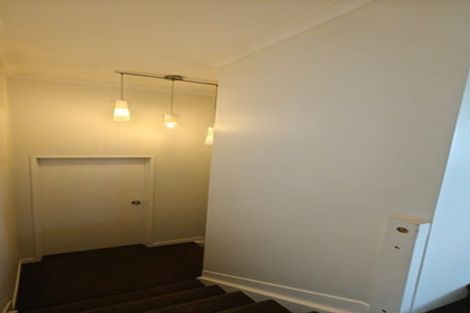 Photo of property in 31 Mandeville Place, Unsworth Heights, Auckland, 0632