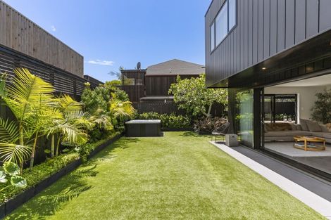 Photo of property in 35a Montgomery Avenue, Belmont, Auckland, 0622