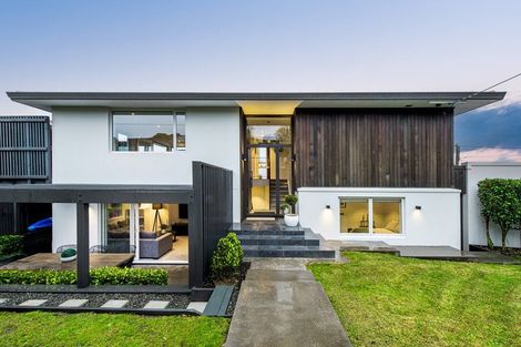 Photo of property in 7b Gulf Road, Murrays Bay, Auckland, 0630