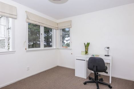 Photo of property in 54 Hollywood Avenue, Titirangi, Auckland, 0604