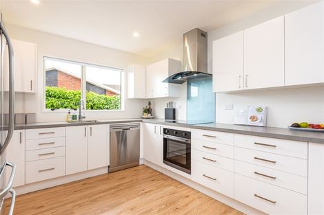 Photo of property in 36 Mauger Drive, Heathcote Valley, Christchurch, 8022