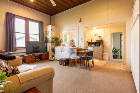 Photo of property in 13 Seddon Street, Dannevirke, 4930