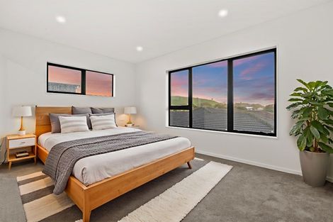 Photo of property in 2/32 Tapuwae Way, Mangere Bridge, 2022