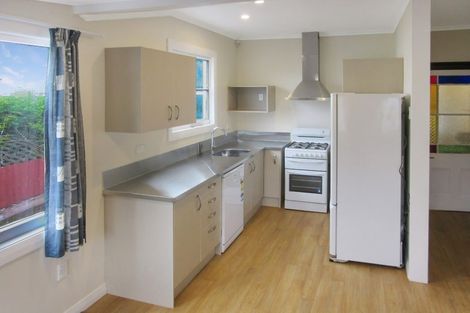 Photo of property in 94 Russell Terrace, Berhampore, Wellington, 6023