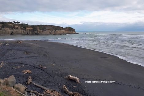 Photo of property in 63 North Street, Mokau, 4376