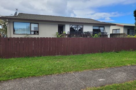 Photo of property in 1/217 Waitemata Drive, Ranui, Auckland, 0612