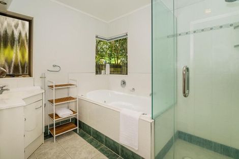 Photo of property in 1/33 Masterton Road, Rothesay Bay, Auckland, 0630