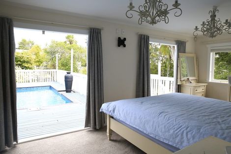 Photo of property in 1 Churchouse Road, Greenhithe, Auckland, 0632