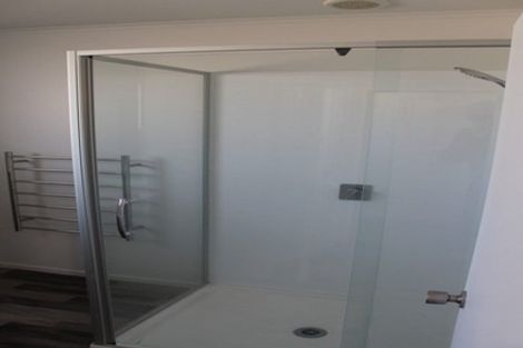 Photo of property in 16 Michelle Place, Mangere, Auckland, 2022