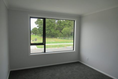 Photo of property in 28 Dahl Drive, Wallaceville, Upper Hutt, 5018