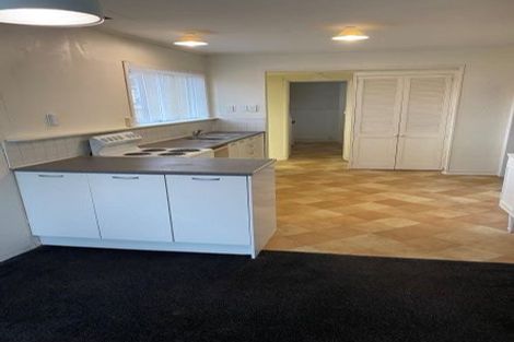 Photo of property in 135 View Road, Sunnyvale, Auckland, 0612