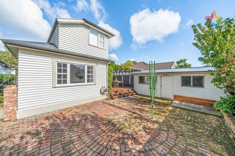 Photo of property in 43 Saint Ronans Avenue, Waterloo, Lower Hutt, 5011