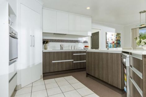 Photo of property in 18 William Gamble Drive, Greenhithe, Auckland, 0632