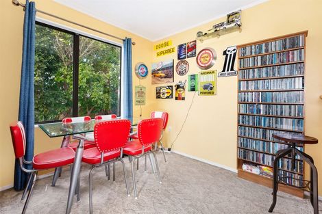 Photo of property in 2/5 Coventry Close, Ascot Park, Porirua, 5024