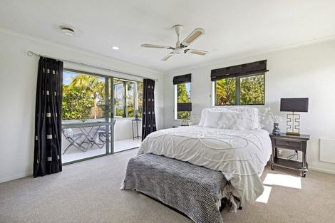 Photo of property in 26 Merewhira Road, Paremoremo, Albany, 0793