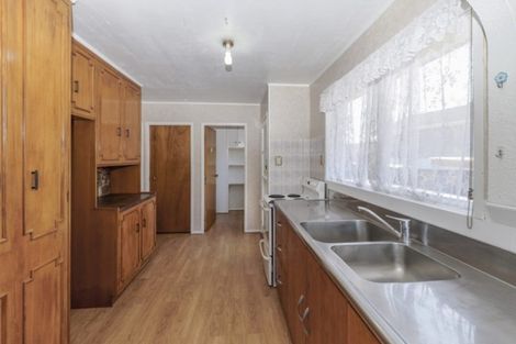 Photo of property in 38 Larissa Avenue, Henderson, Auckland, 0610