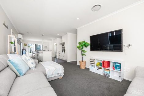 Photo of property in 38 Te Kaeaea Crescent, Wallaceville, Upper Hutt, 5018