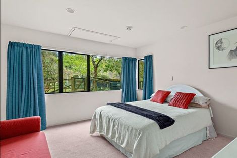 Photo of property in 660 Waitakere Road, Kumeu, 0891