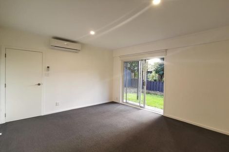 Photo of property in 2/59a Knights Road, Rothesay Bay, Auckland, 0630