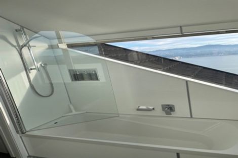 Photo of property in 17 Palliser Road, Roseneath, Wellington, 6011