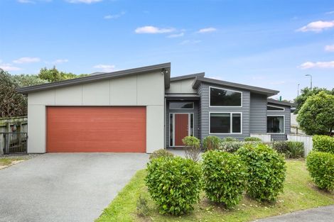 Photo of property in 5 Fiordland Place, Aotea, Porirua, 5024