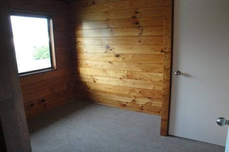 Photo of property in 1/9 Bronzewing Terrace, Unsworth Heights, Auckland, 0632